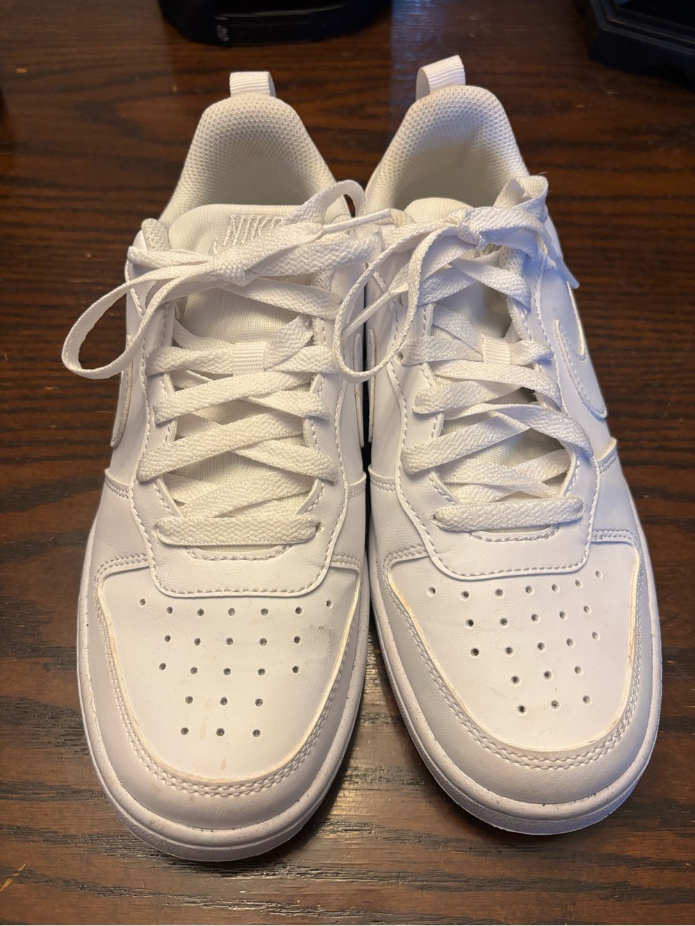 Nike White Leather Low Top Lace Up Athletic  sneakers. DV5456-106